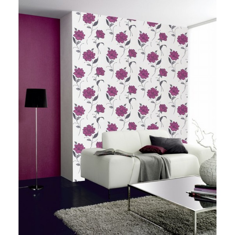 Original Erisman fuchsia wallpaper for an unusual home interior