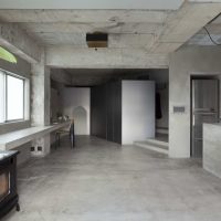 stropni ukras betonom na kuhinjskoj slici