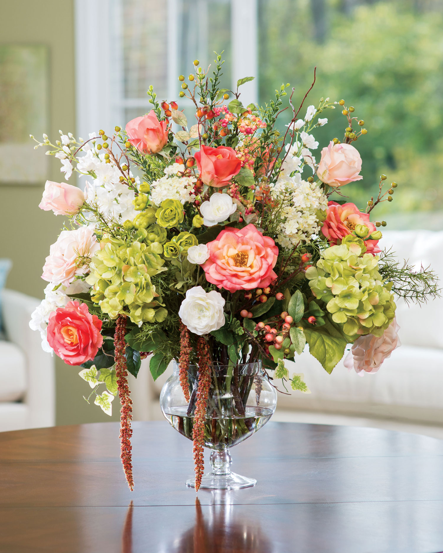 artificial flowers in the interior of the apartment