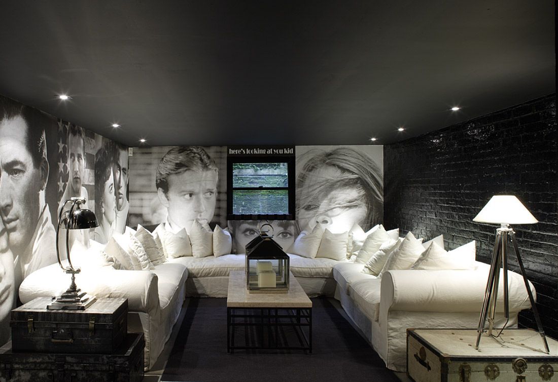 suspended black ceiling in the interior of the house