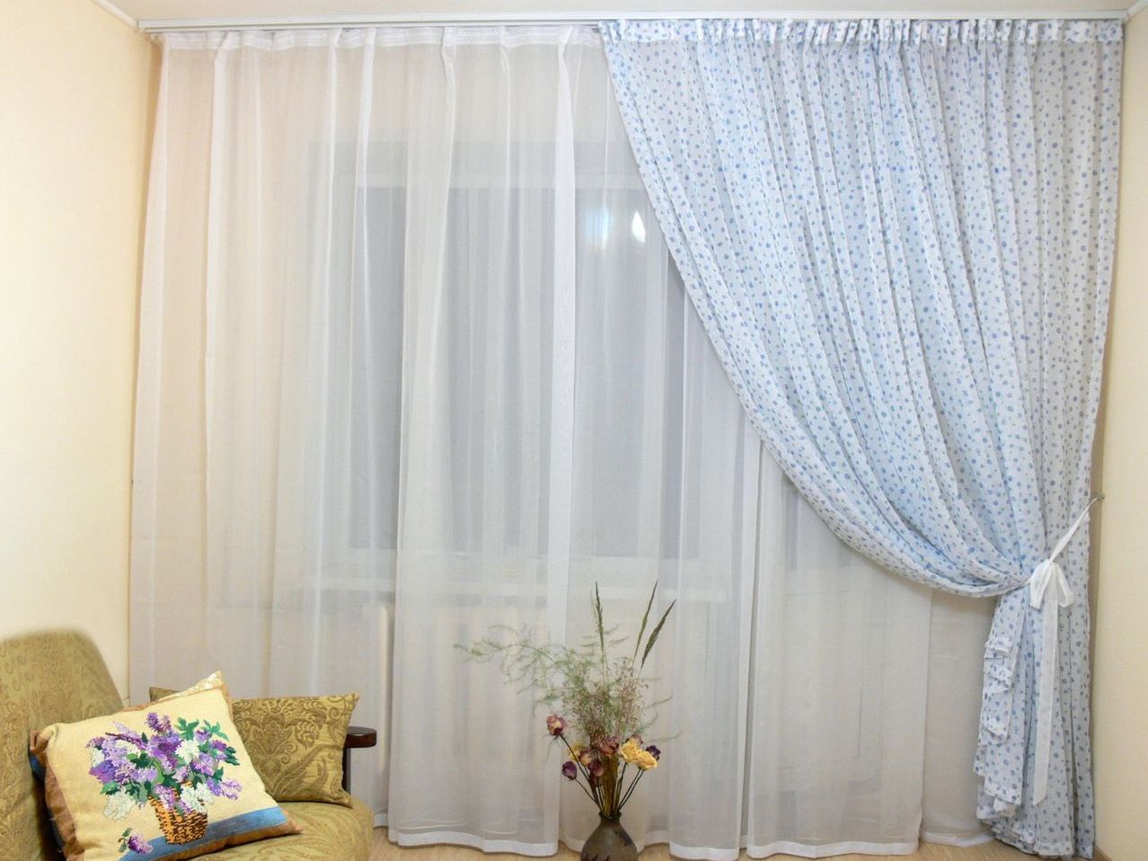 bright polyester tulle in the interior of the room