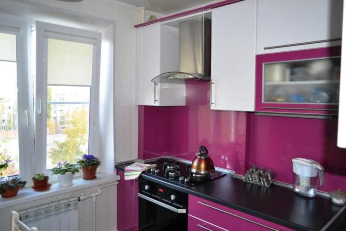 beautiful fuchsia bedroom interior