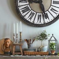 image de style de pays en bois horloge chambre