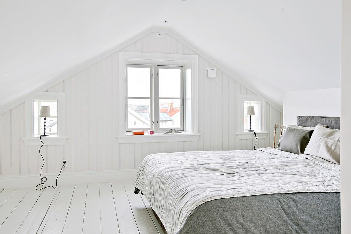 bright lining in an apartment made of aluminum