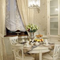 foto dell'appartamento di stile francese della decorazione leggera