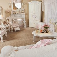 foto di interni camera da letto shabby chic chiaro