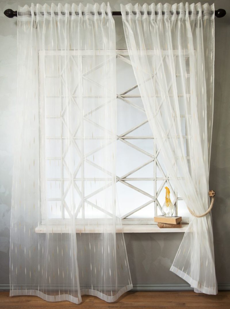 beau tulle de polyester à l'intérieur de la chambre d'enfant