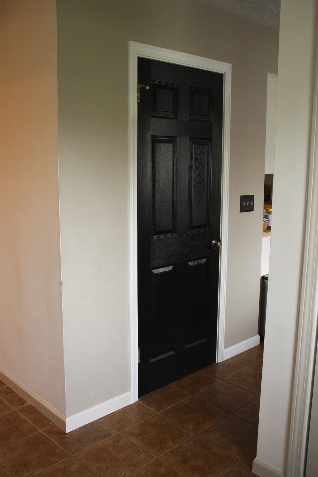 bright foam baseboard in the interior of the apartment