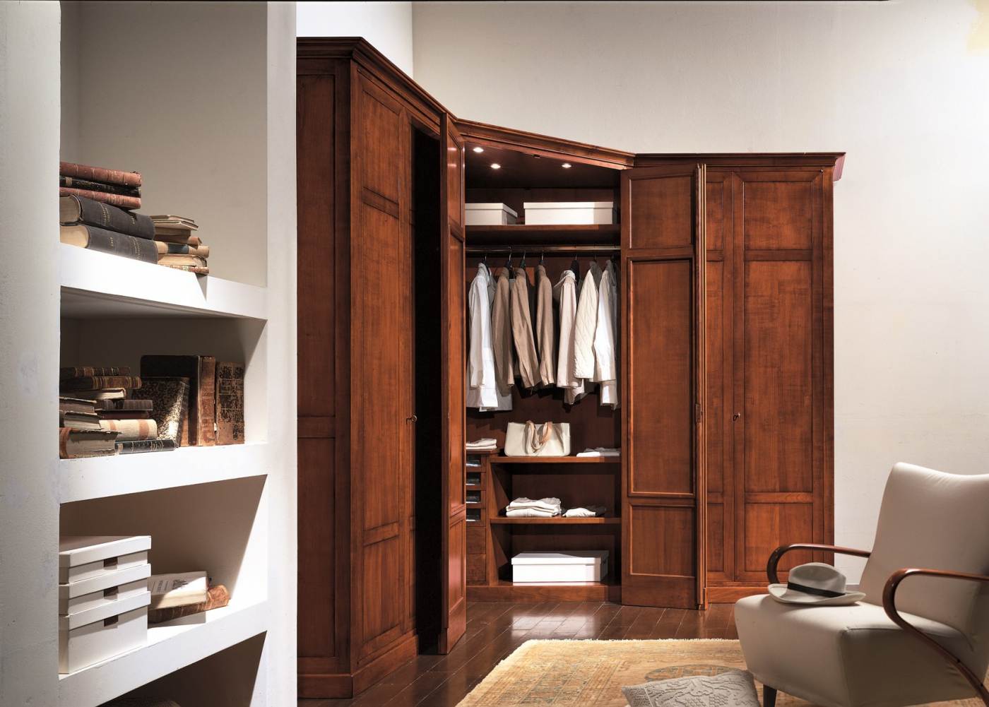 large closet in the interior of the corridor