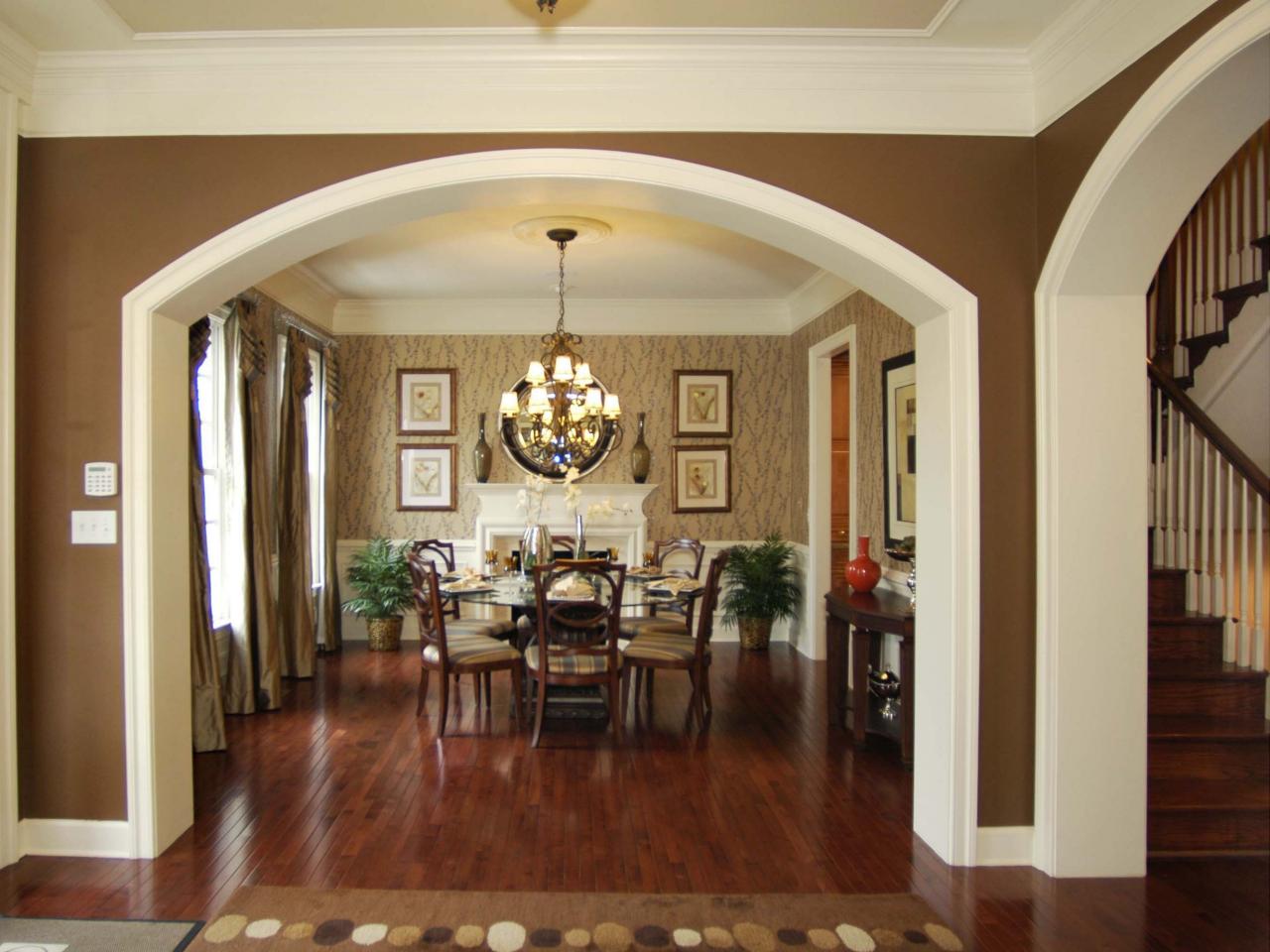 bright arch in the interior of the corridor