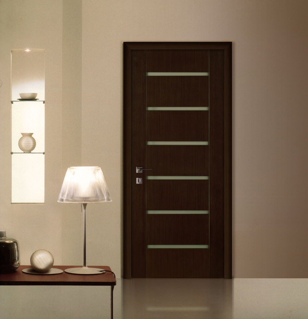 porte luminose nel design del corridoio