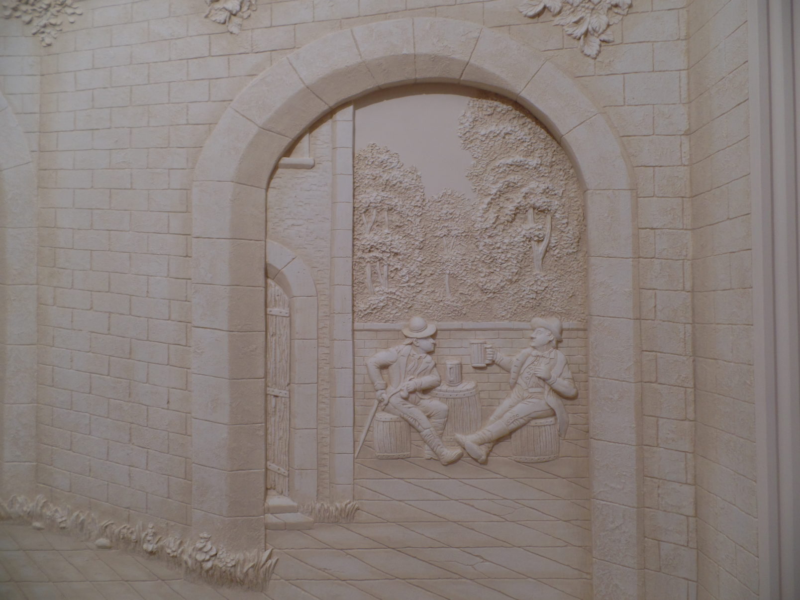 décor lumineux de l'appartement avec un bas-relief