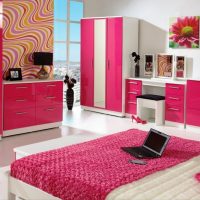 bellissimo arredamento cucina in foto a colori fucsia