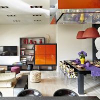 arredamento leggero in foto appartamento in stile fusion