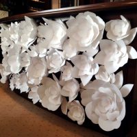 cvijeće bijelog papira u dekoru slike svečane dvorane