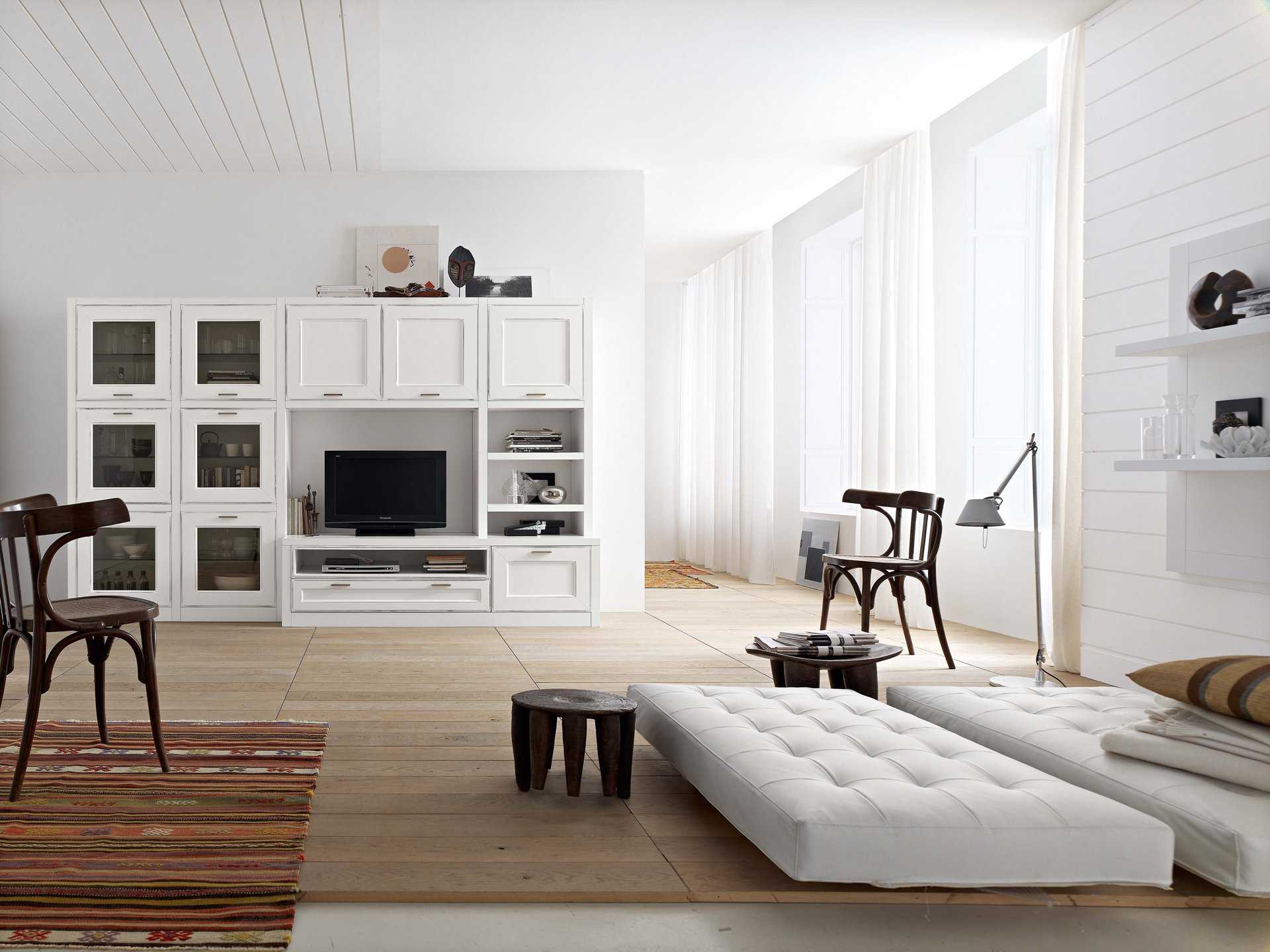 mobilier blanc lumineux dans la conception de la chambre