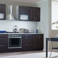 Reka bentuk apartmen yang indah dalam gambar warna wenge