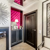 portes de style maison sombre image