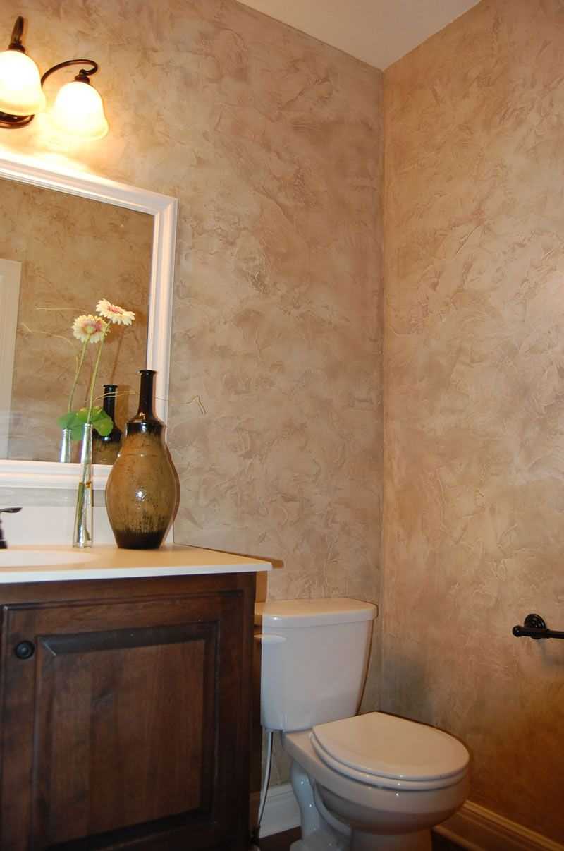 variante di intonaco colorato decorativo nel design del bagno