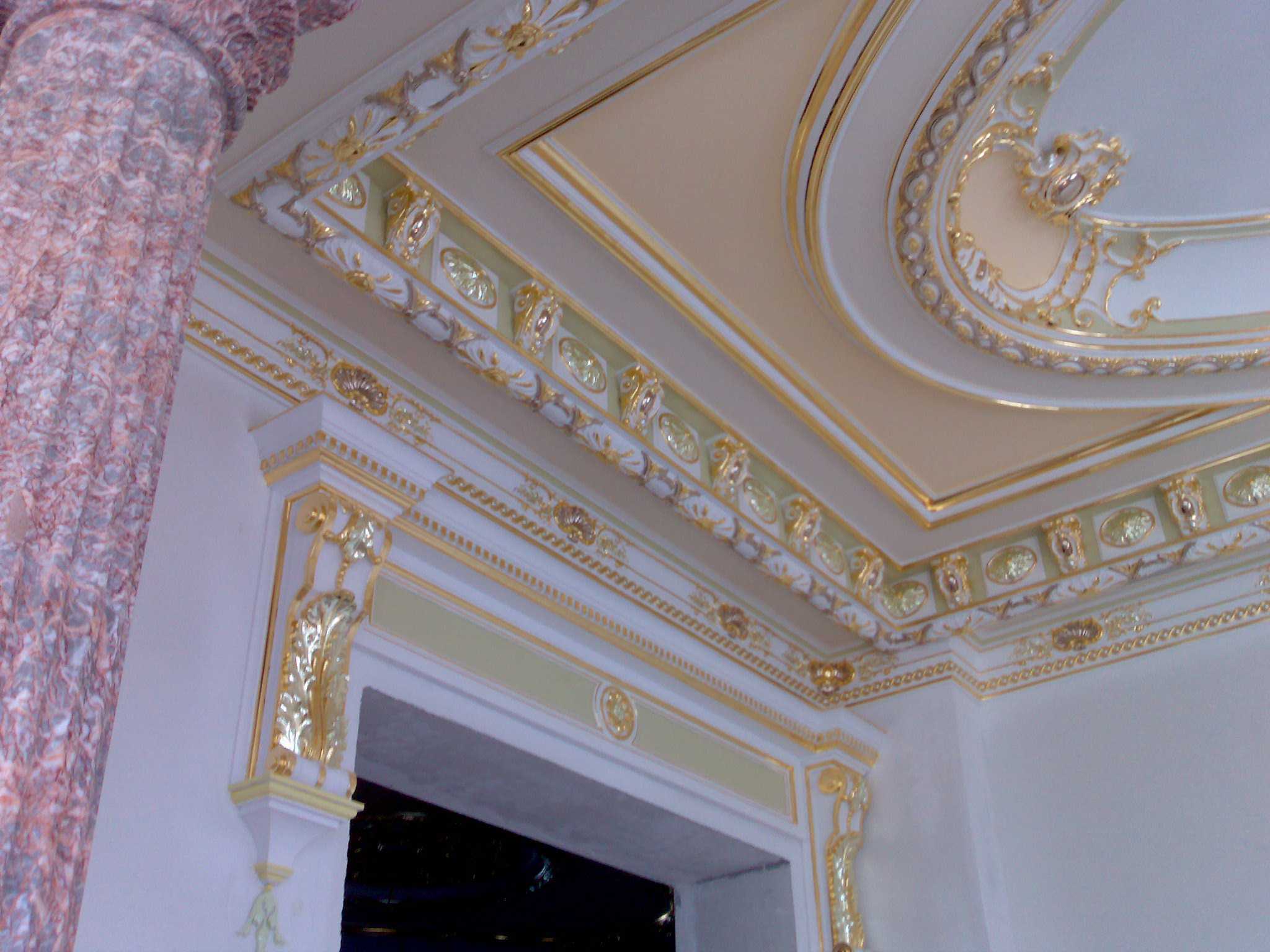 beautiful ceiling decoration pattern