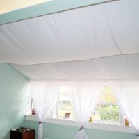 Foto classica con decorazione a soffitto