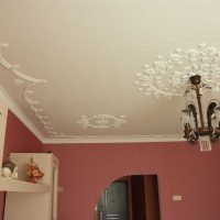 bella immagine di stampa decorazione del soffitto