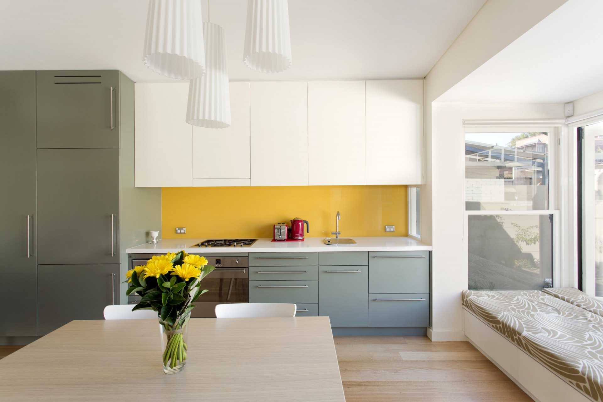 stile cucina color senape brillante