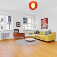 bel intérieur de chambre en photo couleur moutarde