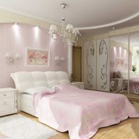 kombinacija svijetlo ružičaste boje u unutrašnjosti dnevne sobe sa slikom drugih boja