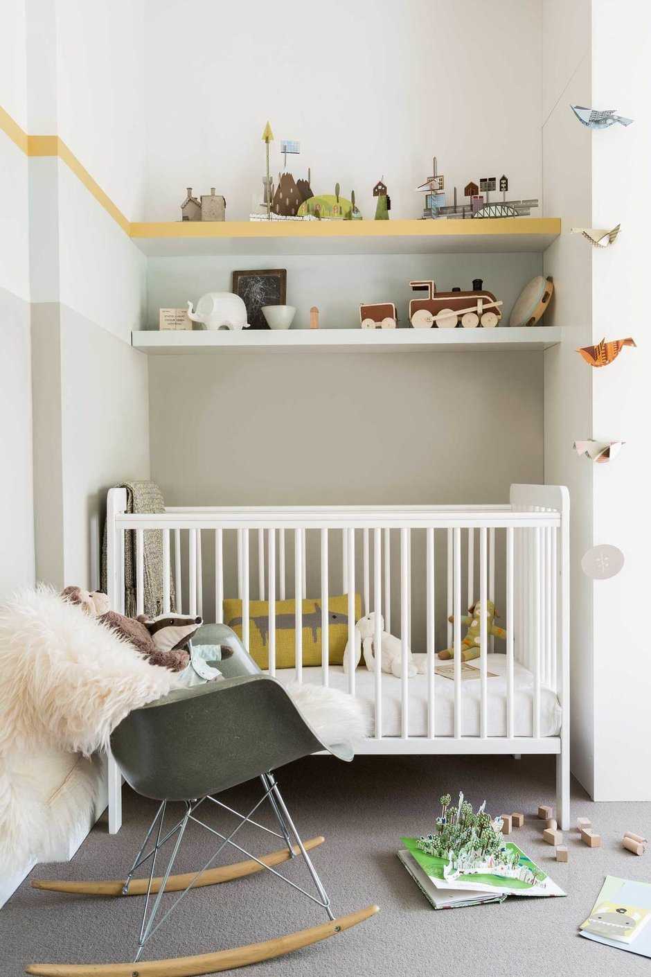 a combination of bright gray in the decor of the bedroom