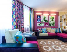 combination of bright colors in the design of the living room photo