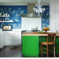 combinazione di colori vivaci all'interno dell'immagine della cucina