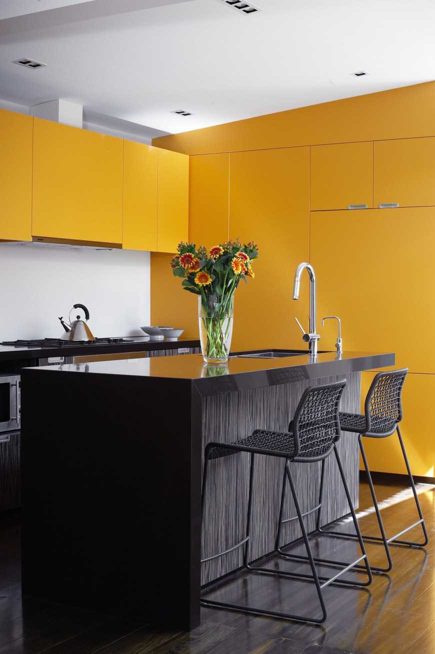 a combination of light shades in the decor of the kitchen