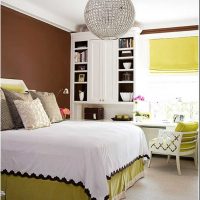 kombinacija svijetlih boja u dekoru fotografije spavaće sobe