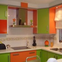 kombinacija svijetle narančaste boje u dizajnu kuhinje sa slikom drugih boja