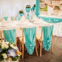 décoration moderne de la salle des mariages avec photo de fleurs