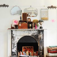 belle chambre design avec vieille valise photo