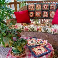 knitted blankets in the design of the apartment picture