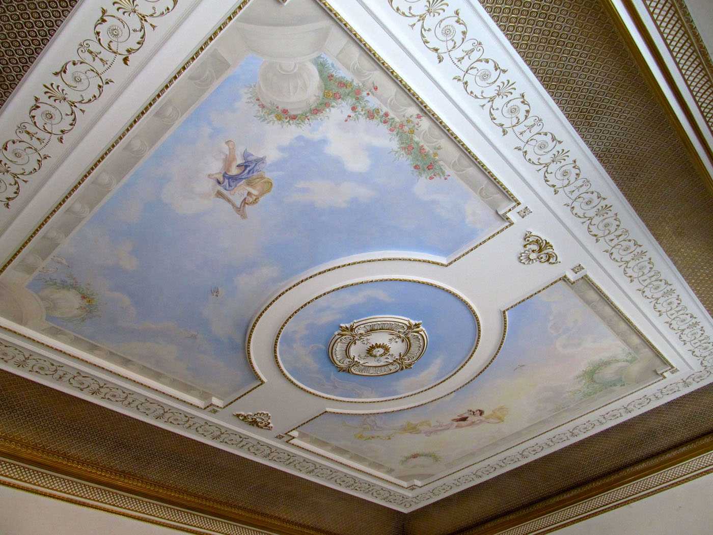 stampa decorativa a soffitto chiaro