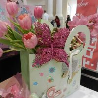 the idea of ​​beautiful decoration of objects for March 8 picture