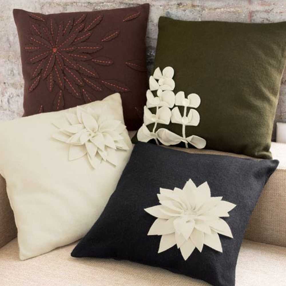 ideja prekrasnih ukrasnih jastuka u dizajnu spavaće sobe
