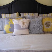 verzija originalnih ukrasnih jastuka u stilu fotografije dnevne sobe