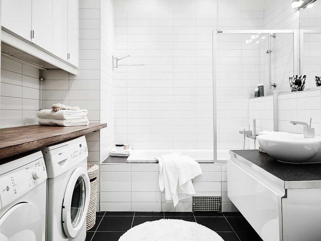 idea of ​​bright design of a white bathroom