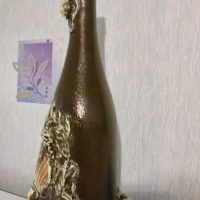 idea di decorazione originale di bottiglie di vetro con foto di vernici