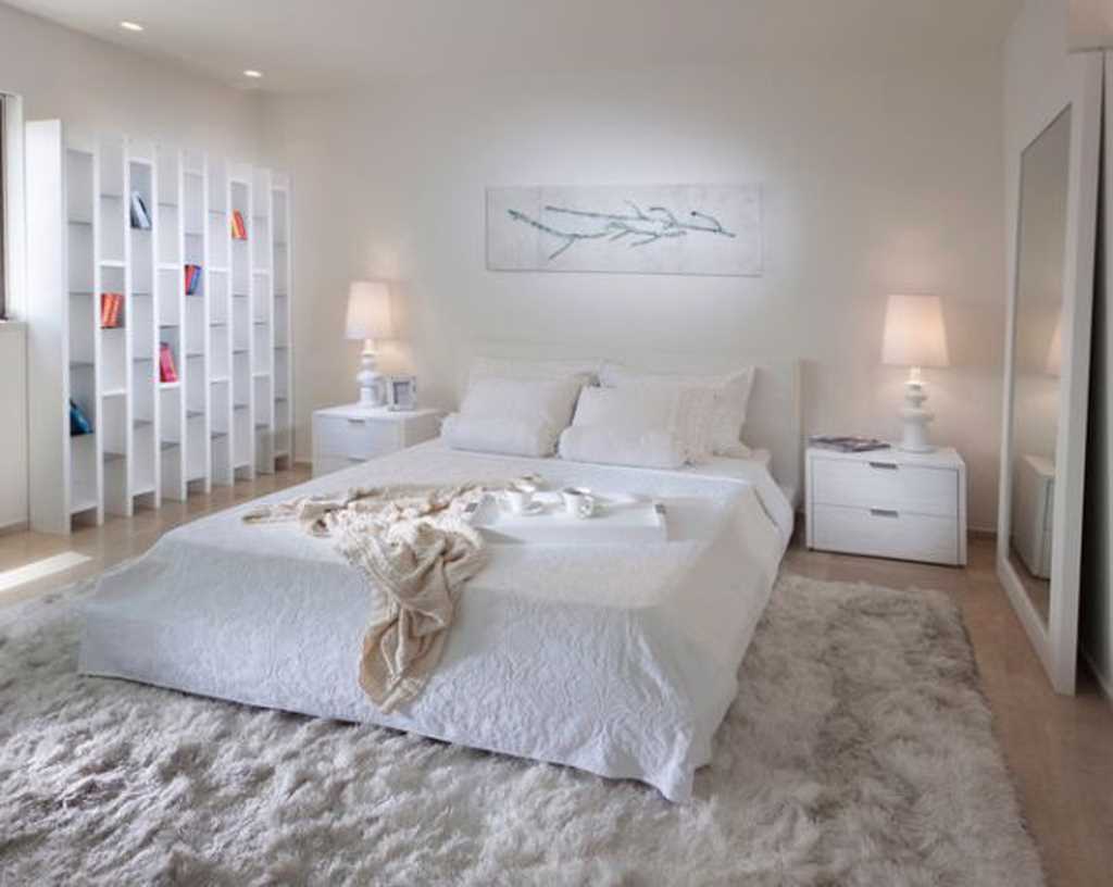 idée de design lumineux d'une chambre blanche