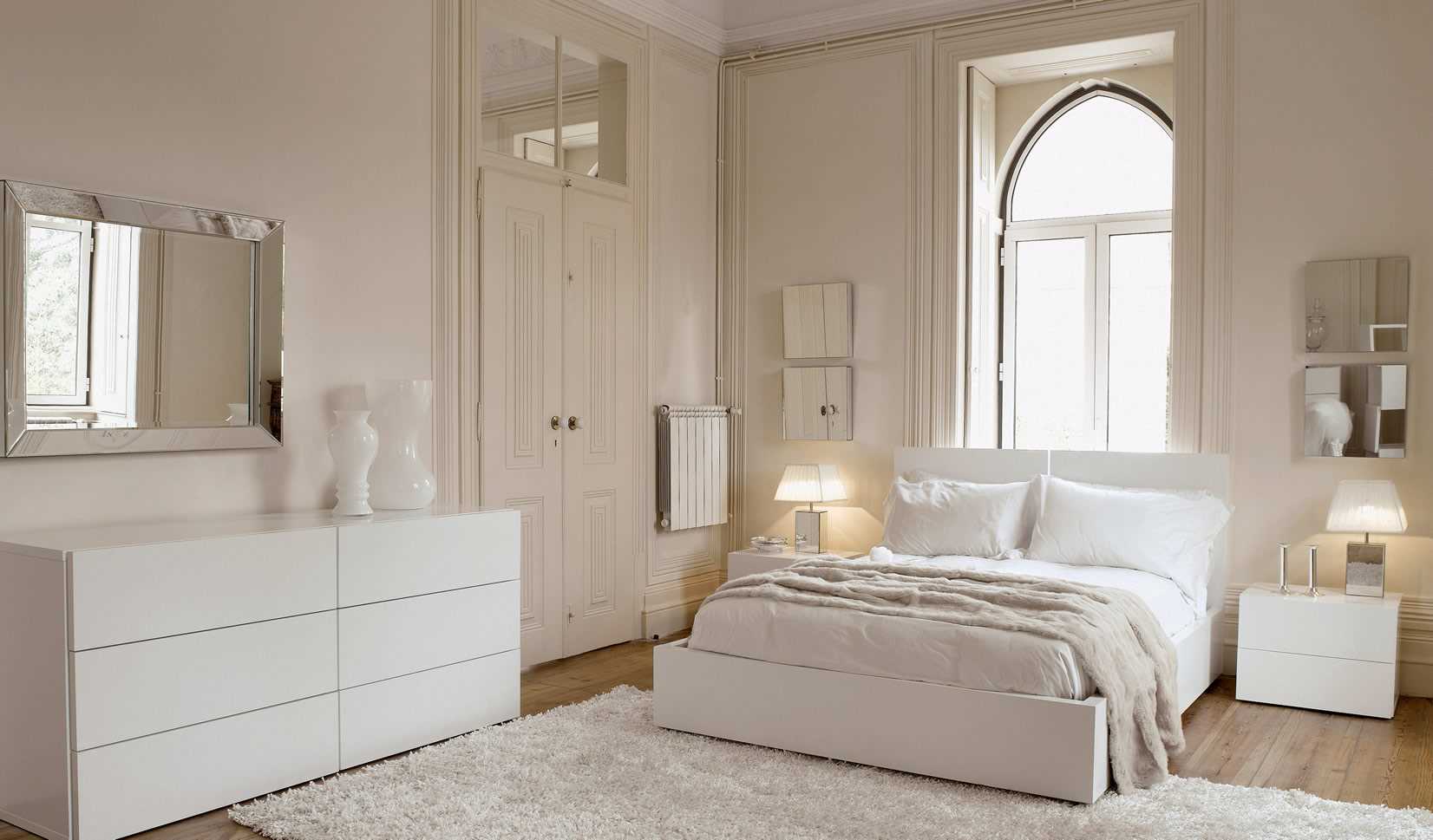 variante d'un bel intérieur de chambre en blanc