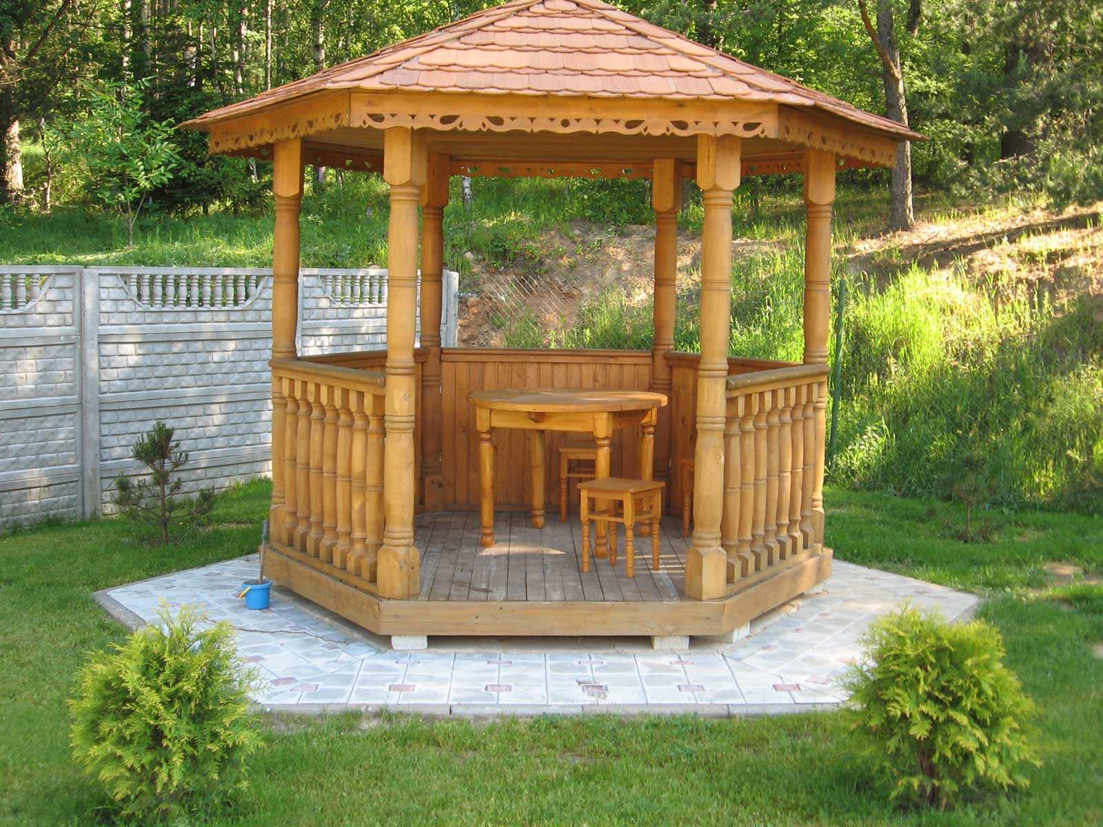 versi reka bentuk moden gazebo