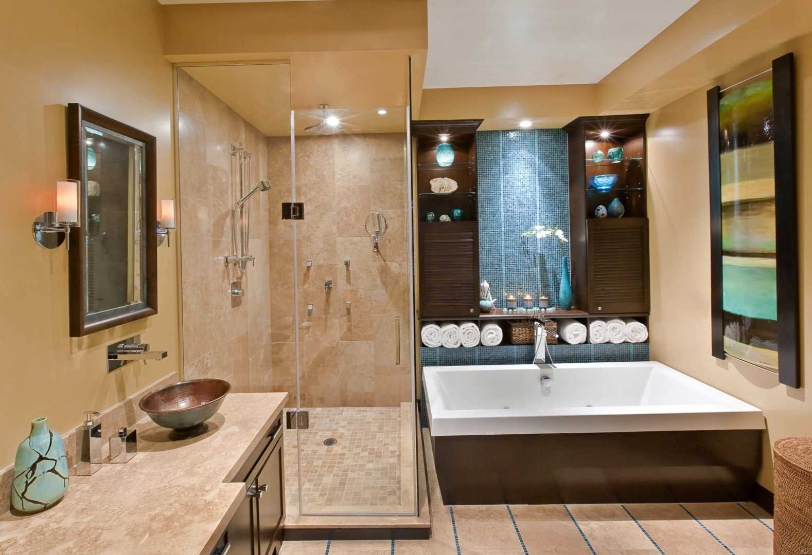 idea of ​​bright design of a large bathroom