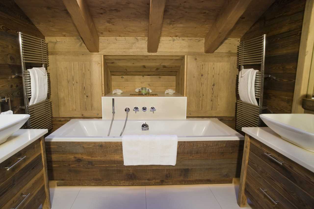 verzija prekrasnog dizajna kupaonice u drvenoj kući
