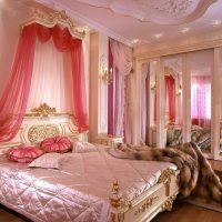 idea of ​​using pink in a bright photo room design